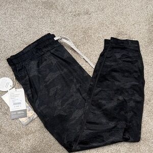 NWT Black Camo Vuori Performance Joggers